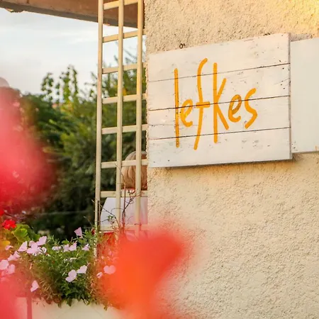 아파트 Lefkes 2 *