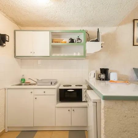 Lefkes 2 아카라비